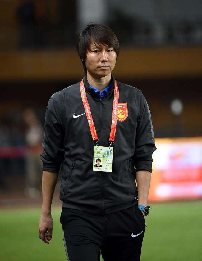 李铁新闻发布会做广告,李铁做广告