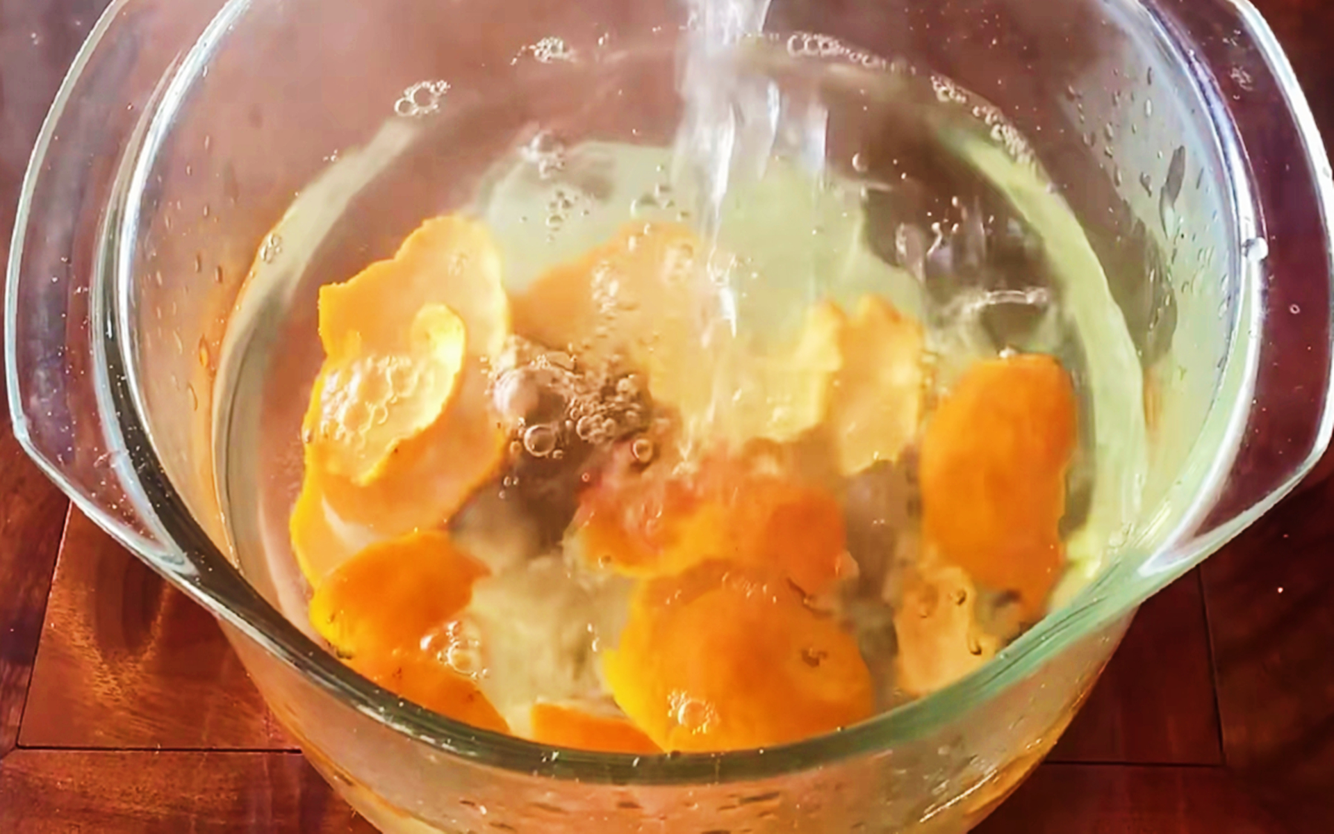 清洗油烟机用一个口罩,一次性口罩可以用来清洗油烟机