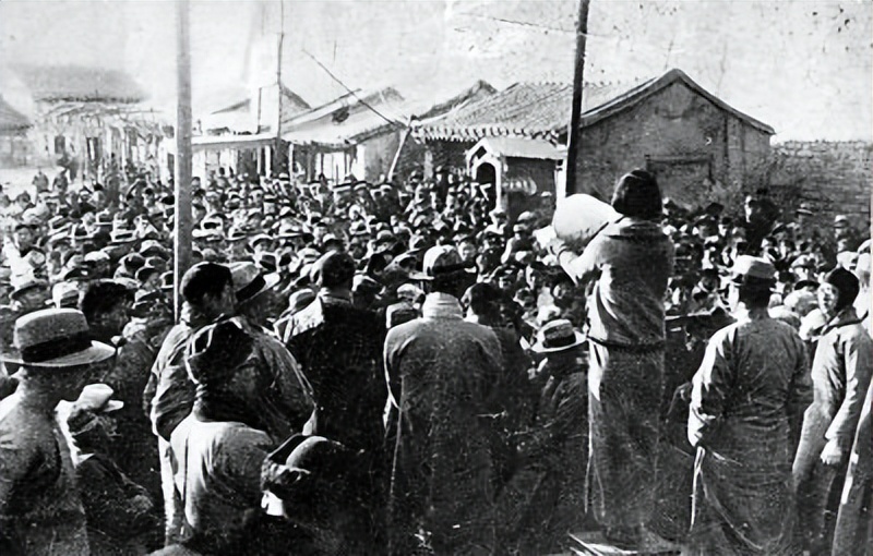 48年一国军军官被下令枪决，行刑前他拒绝下跪，高呼：毛主席万岁