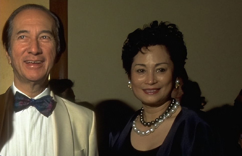 赌王戴奢华翡翠 (赌王三太的珠宝首饰翡翠)