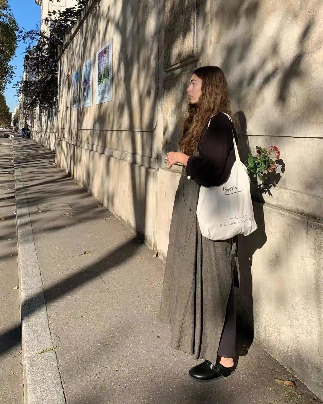 法国女人不追求奢侈品,法国女人不背名牌包包