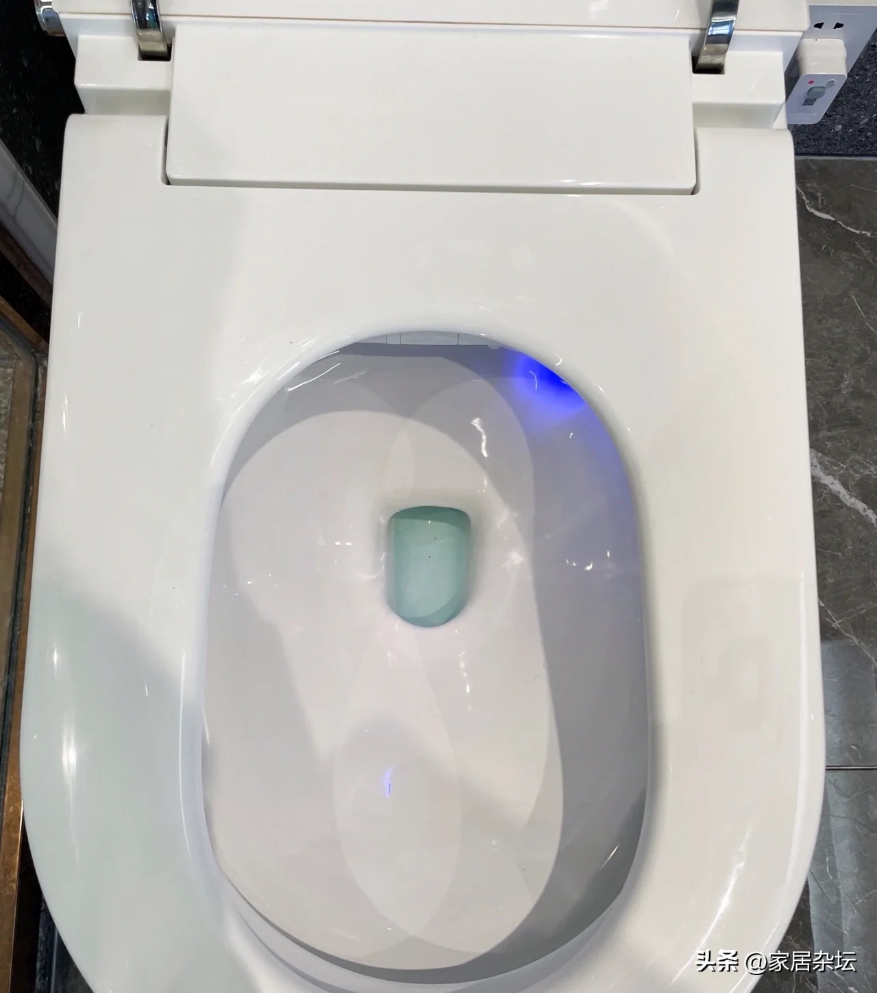智能马桶怎么选不踩坑第一名,智能马桶怎么选择才不会踩坑