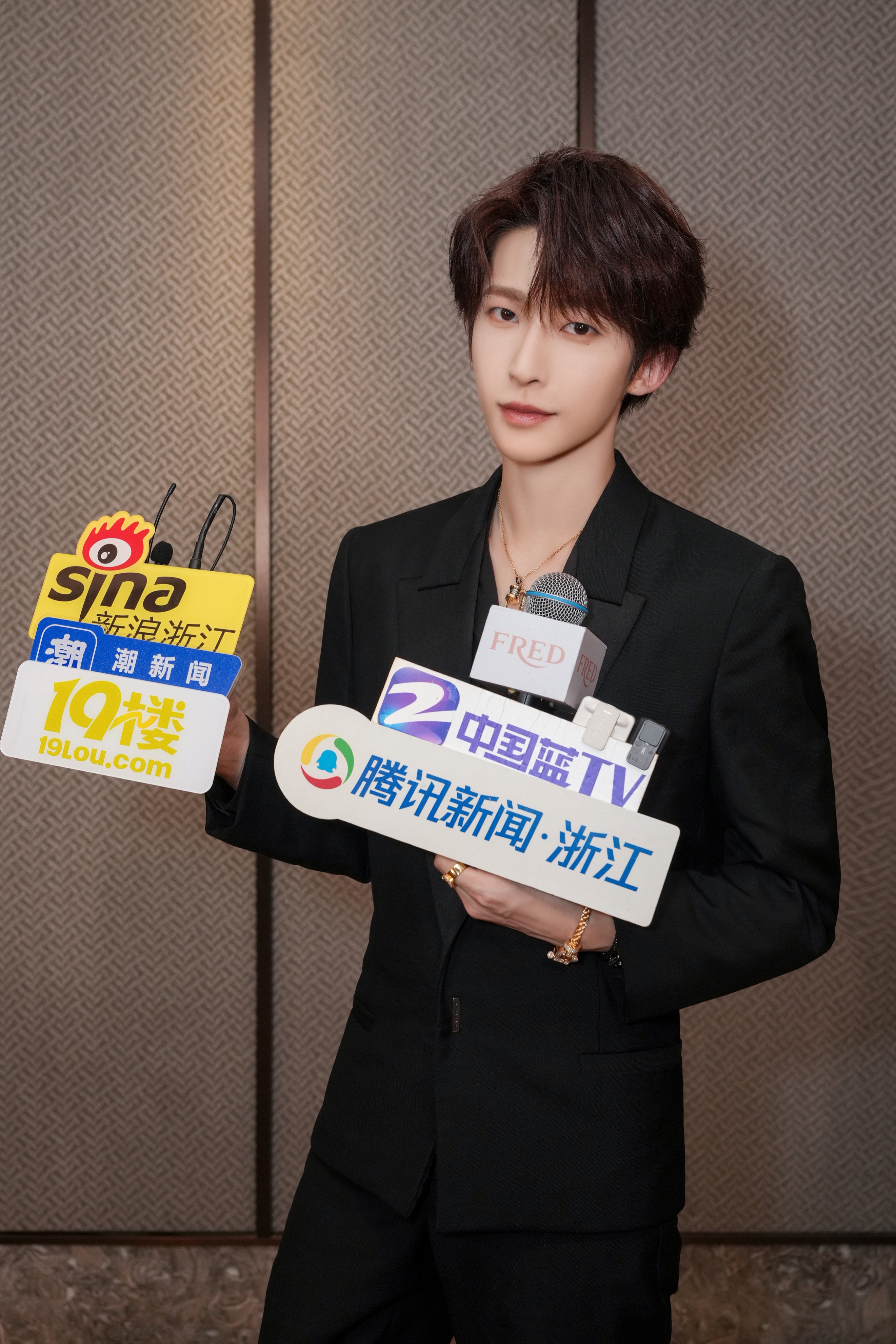 FRED斐登携手刘宇，庆祝杭州湖滨银泰in77精品店全新启幕