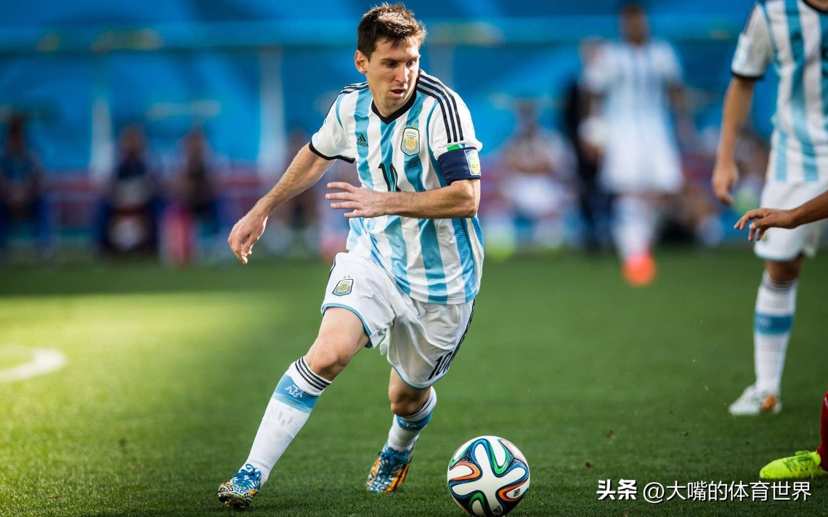 利昂内尔·梅西首秀,利昂内尔梅西经典动作