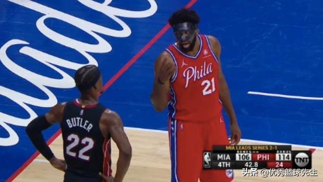 三个GOAT和一个贝克汉姆；巴克利对于被亲吻这事有发言权