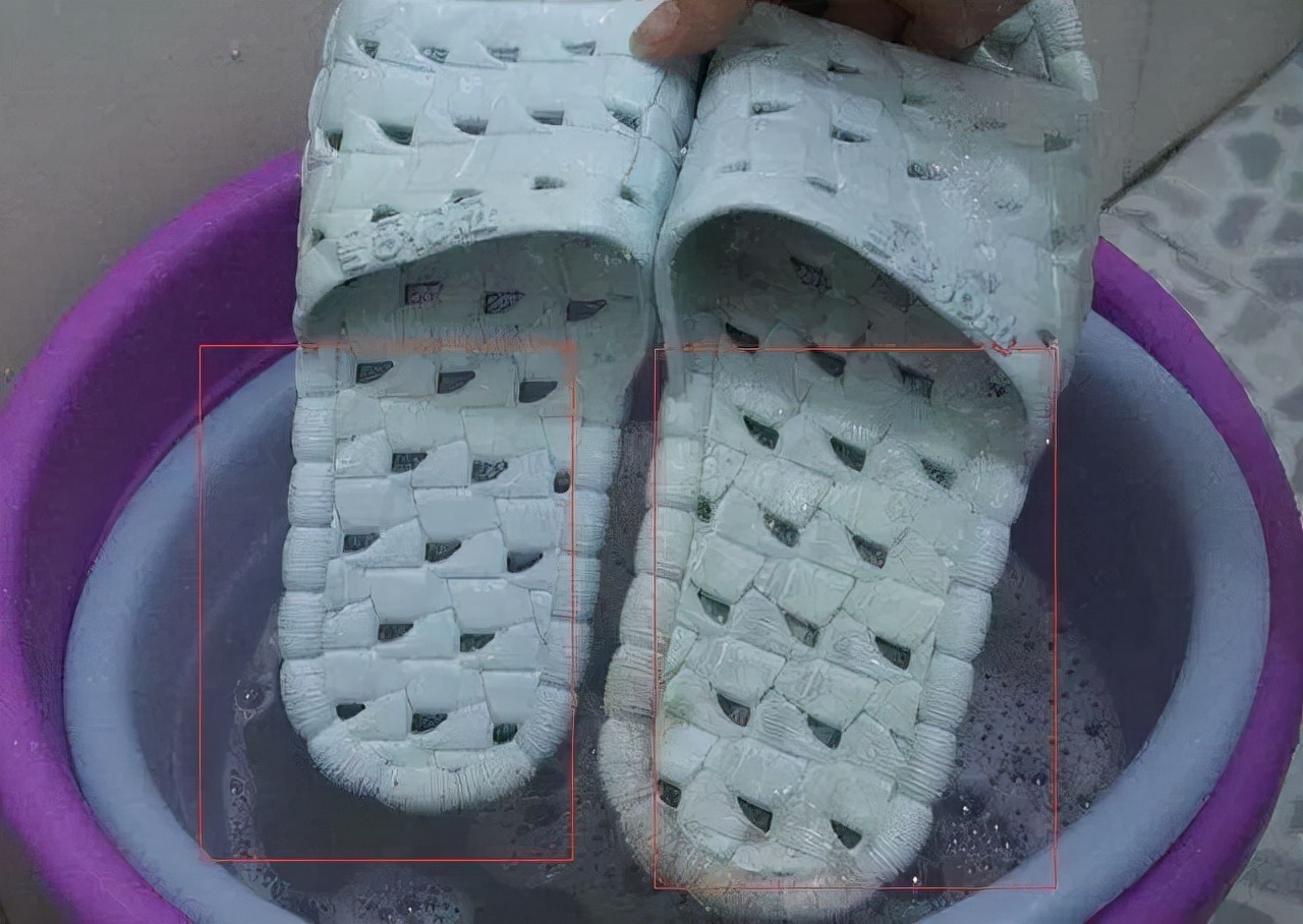 不管拖鞋多脏，教你“土方法”，拖鞋立马变干净