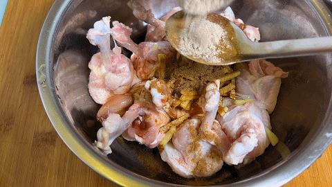 10个鸡翅根放多少盐,正宗香酥鸡翅根