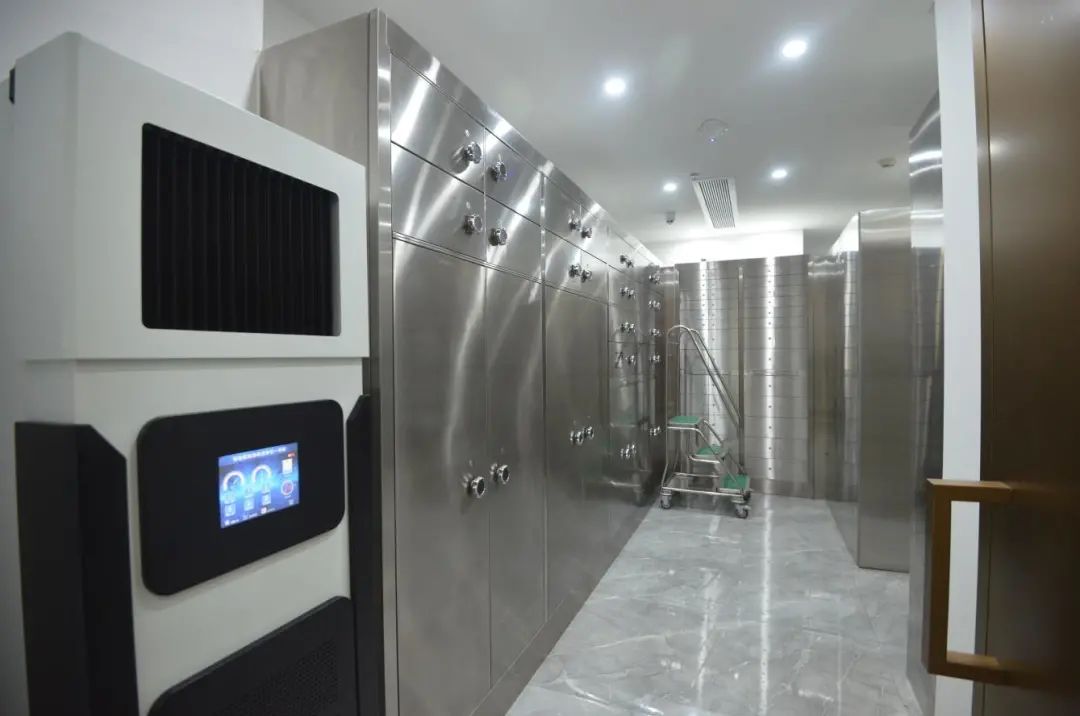 多家银行收紧信用卡,信用卡降额封卡