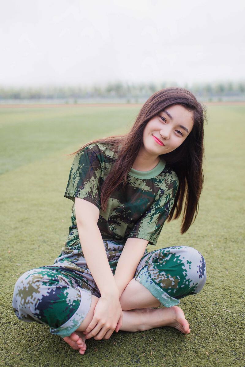 军训时发现竹马是自己教官电视剧,竹马给自己打电话