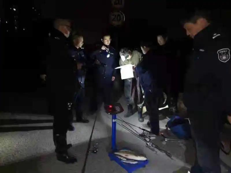 非禁渔地区可视锚鱼器犯法吗,非禁渔时期可视锚鱼是否违法