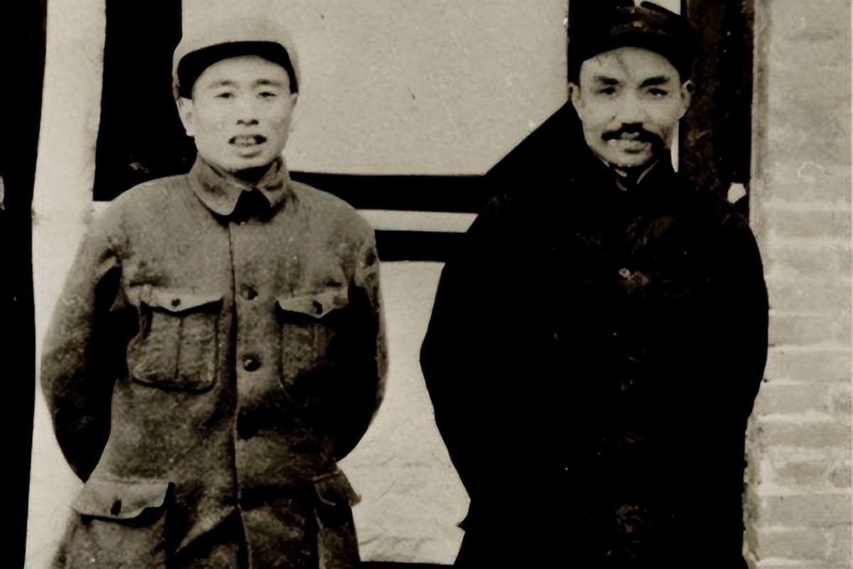 红军进攻被联络员叫停，团长大骂：他是叛徒