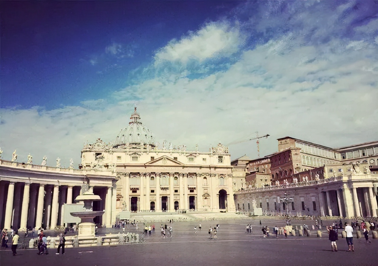 意大利罗马旅游必去的地方,罗马在意大利的哪个位置