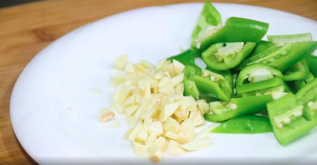 炒猪肉很柴怎么办,炒猪肉时瘦肉发柴咬不动