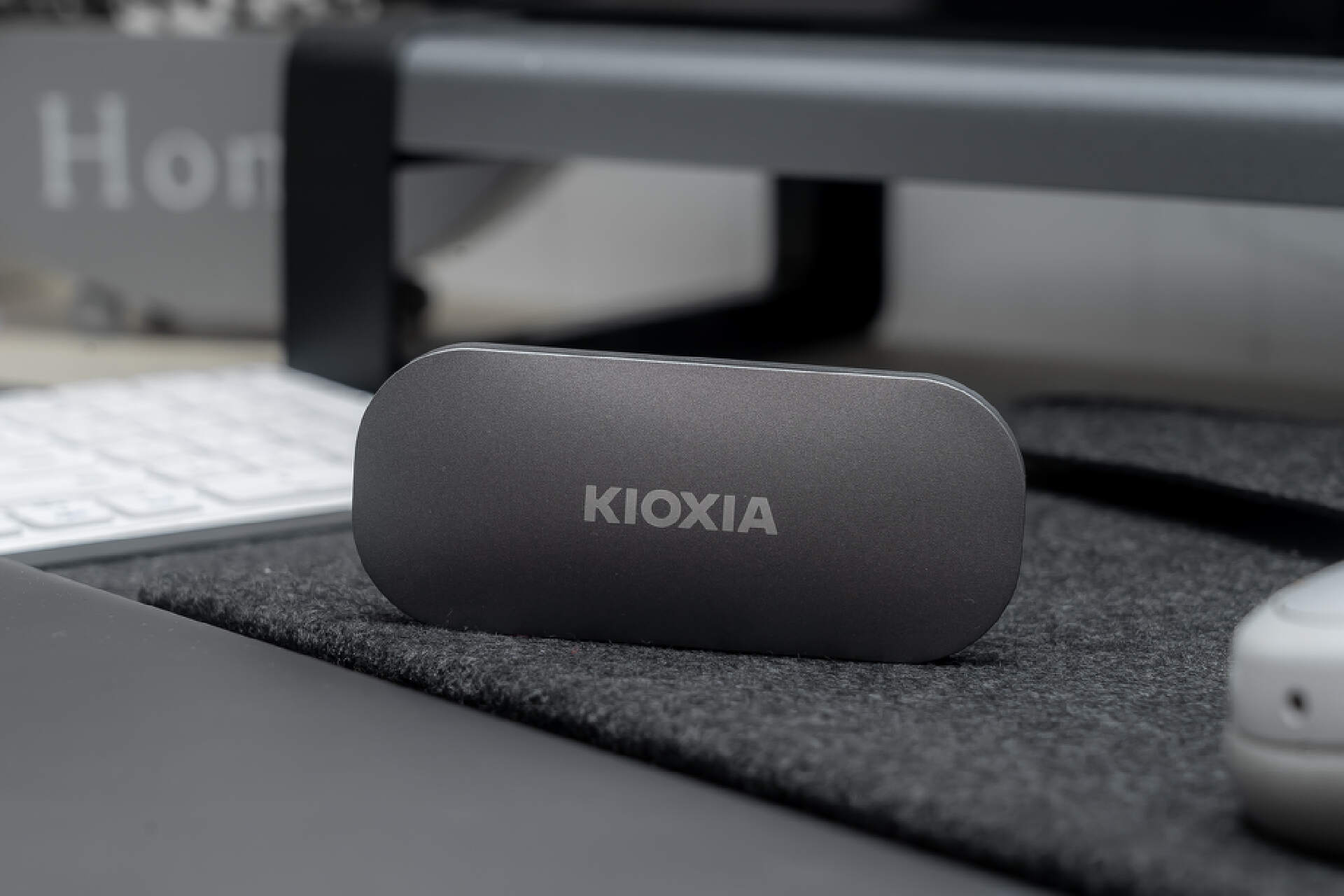 机械硬盘的读写速度比固态少多少,sata铠侠固态硬盘跑分