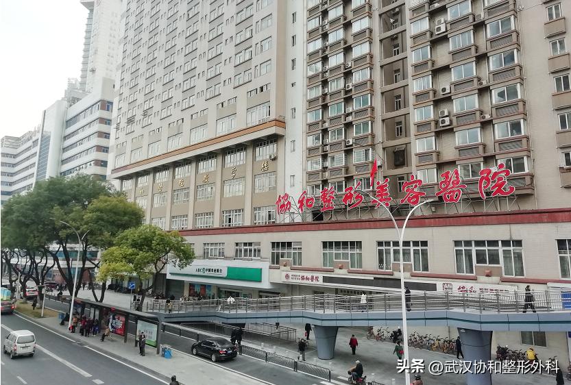 乳房重建有并发症吗,乳腺癌乳房全切还会复发吗