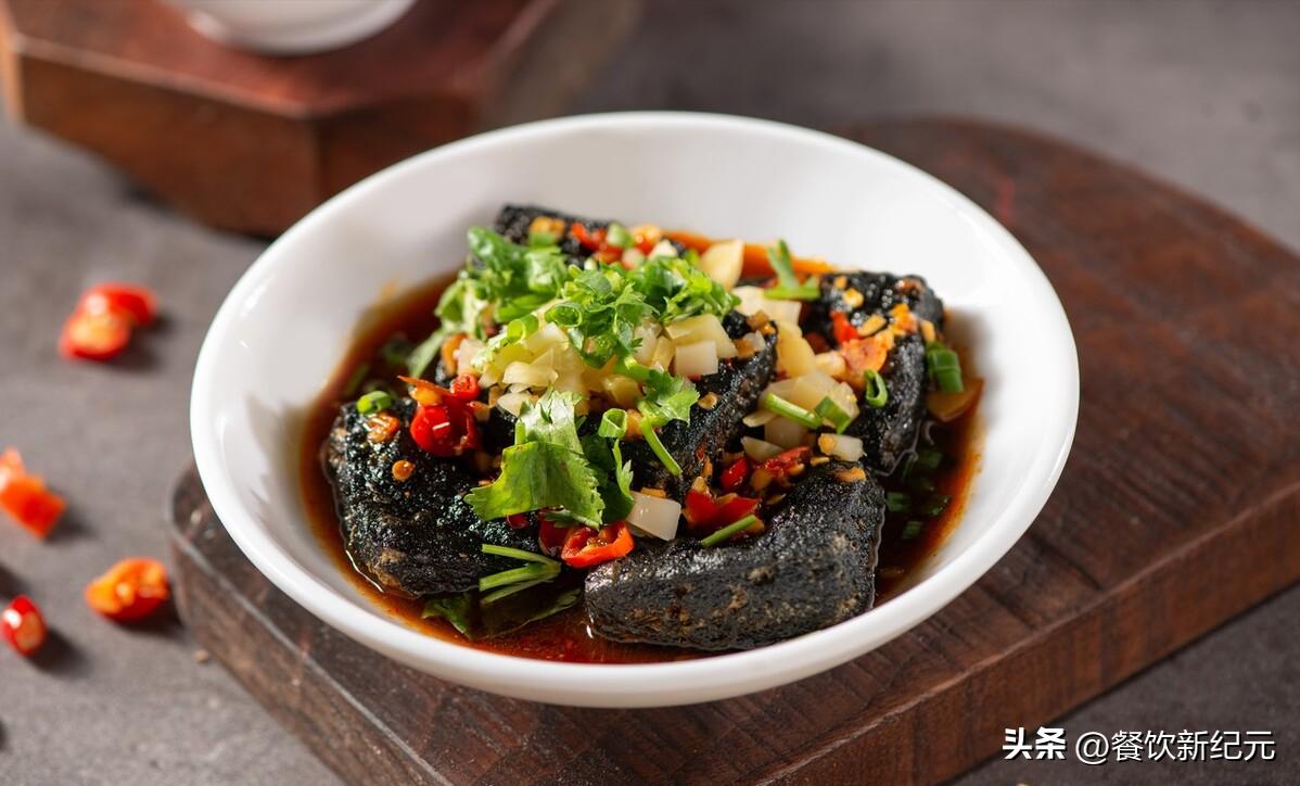 四大难吃的小吃螺蛳粉,顶级美食螺蛳粉为什么会那么臭