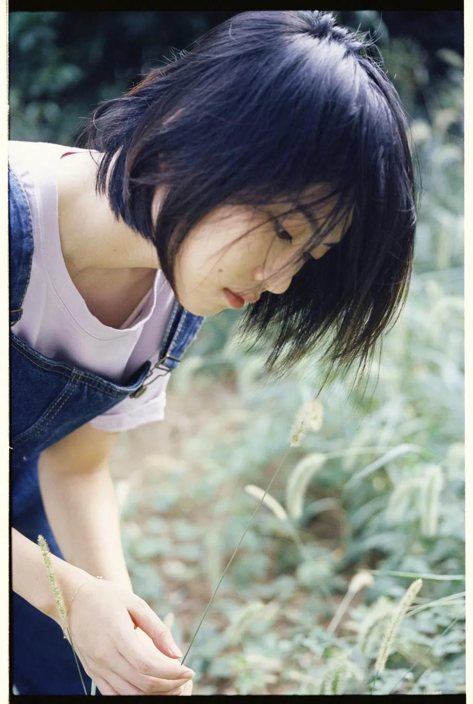 清新女大学生写真,青春活力大学生写真照片