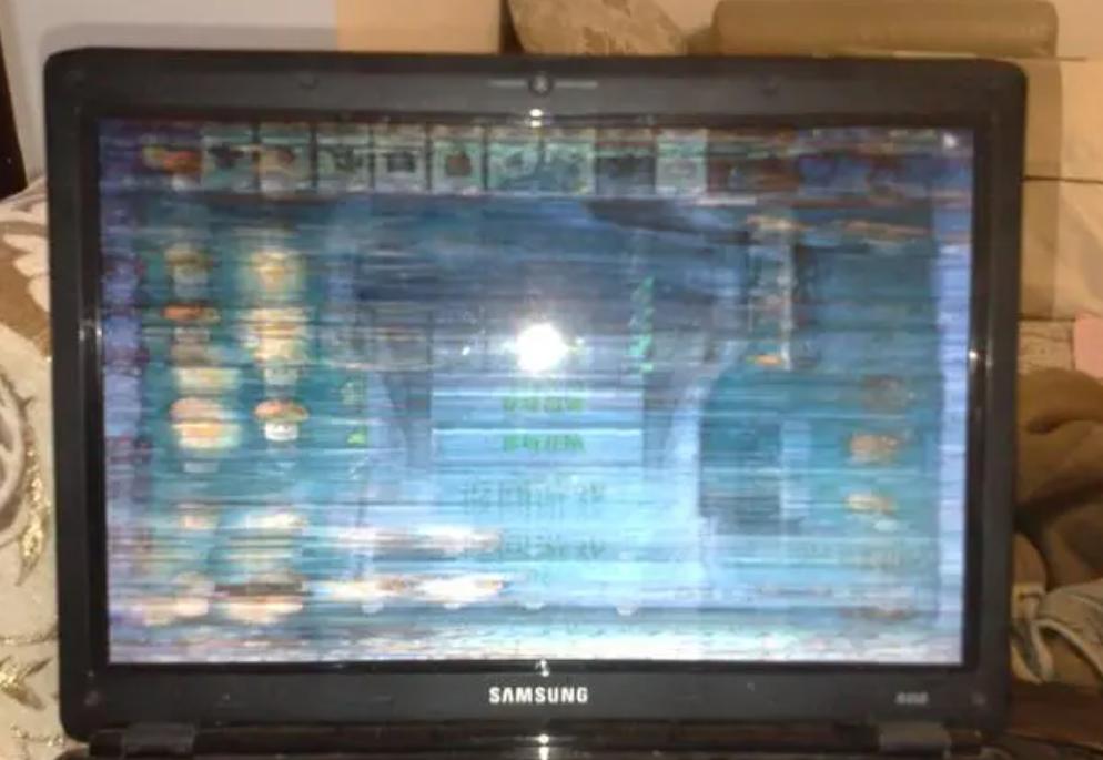 显示器突然出现条纹闪烁,飞利浦显示器闪烁抖动是什么原因