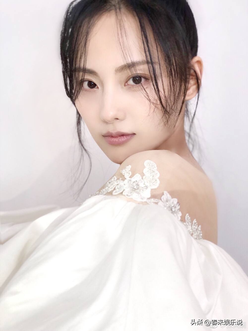 长得漂亮但不敢露额头的女星,额头宽的女演员