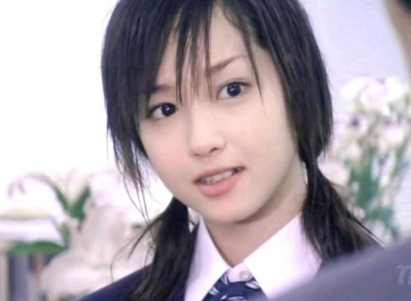 丑到让岳父称恶心，日本女神的老公为什么又老又丑，有的还特别渣