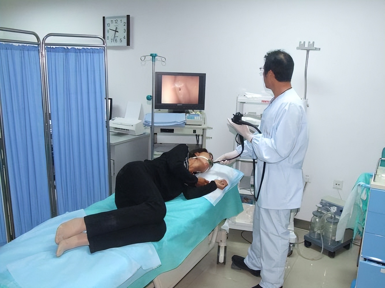 做普通胃镜对胃有哪些伤害,胃镜多长时间做一次合理