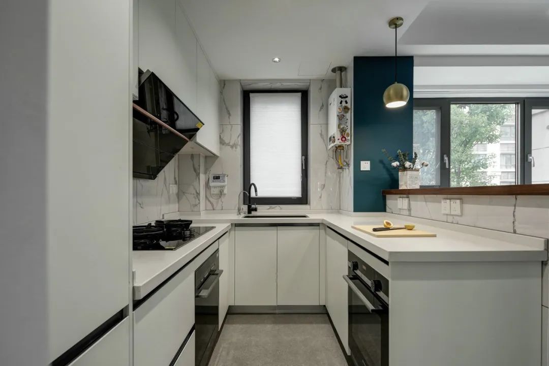 看了女人才知道什么是气质,如何把大白墙改造更高级