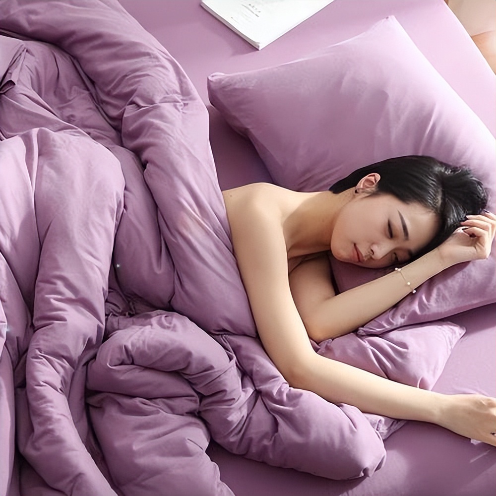 辞职后的试睡员美女：这工作并不是想象中那么容易！原因让人意外