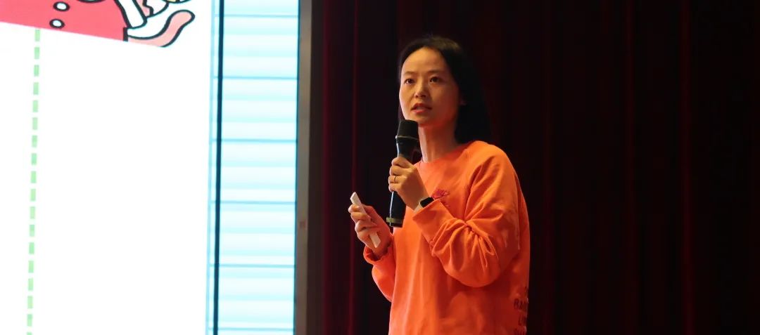 体育创新展示,体育特色课程开发与实施心得体会