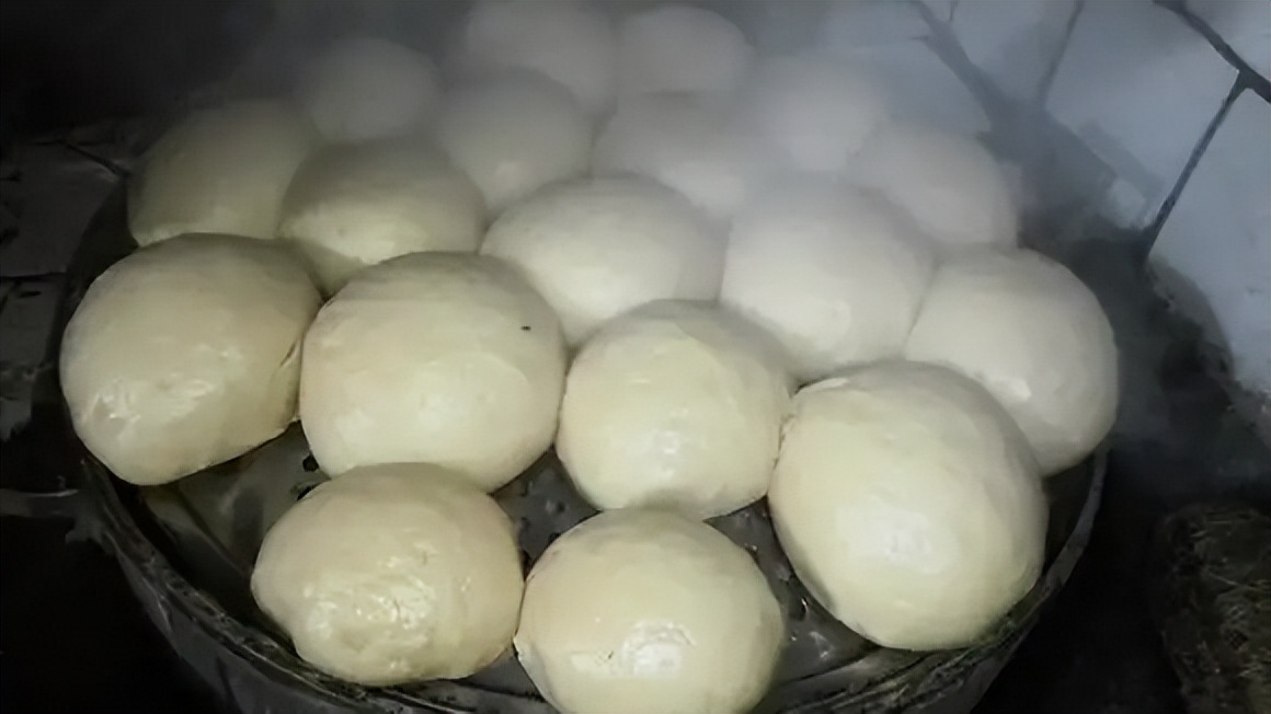 13岁洪战辉现状,洪战辉13岁的肩膀撑起整个家