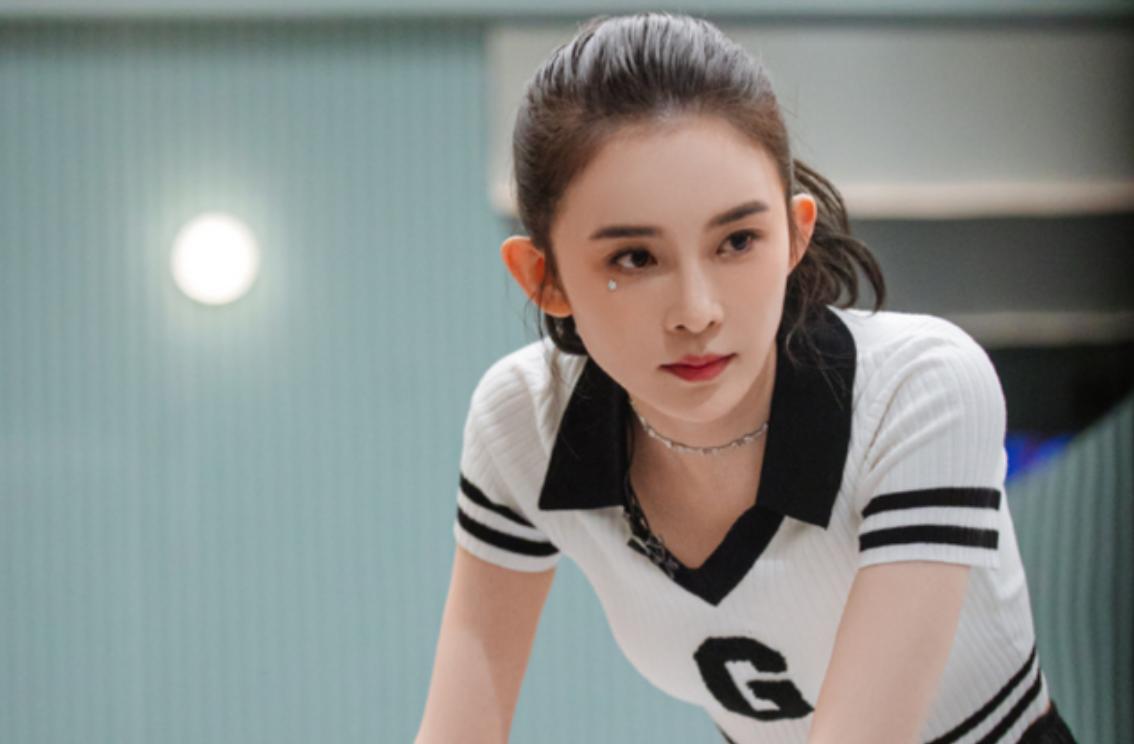 赵樱子红毯假摔视频,赵韩樱子首次回应红毯假摔