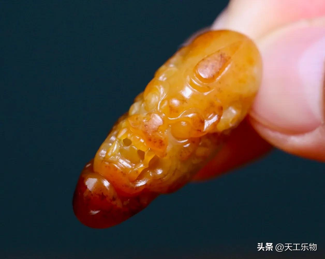 低端黄沁皮籽料值多少钱,籽料黄沁小精品