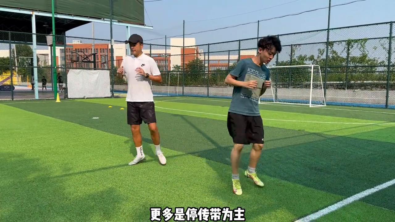 足球核心对抗训练动作,足球对抗规则新手入门速成
