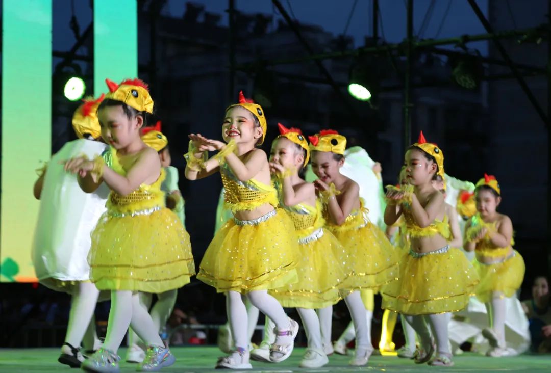 绛戞ⅵ鍚戞湭鏉ヤ富棰樺辜鍎垮洯鍏竴,绛戞ⅵ鍚戞湭鏉ュ辜鍎垮洯澶х彮鍏竴鑺傜洰