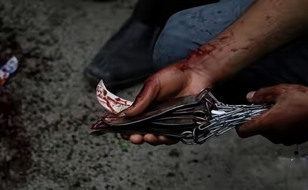 割礼比缠足更野蛮！第一位黑人超模华莉丝4岁被*暴强**，5岁惨遭割礼