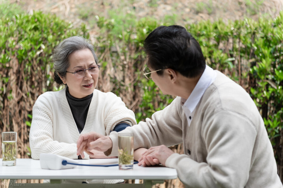 高血压不想脑出血三种食物别碰,高血压不想脑出血三种食物不要碰