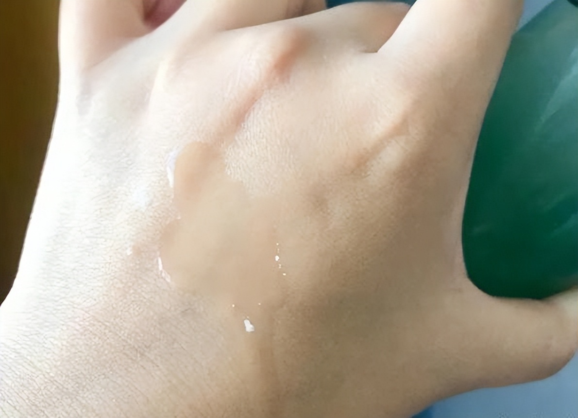 最好的精华是兰蔻还是雅诗兰黛,雅诗兰黛精华好用还是兰蔻好用