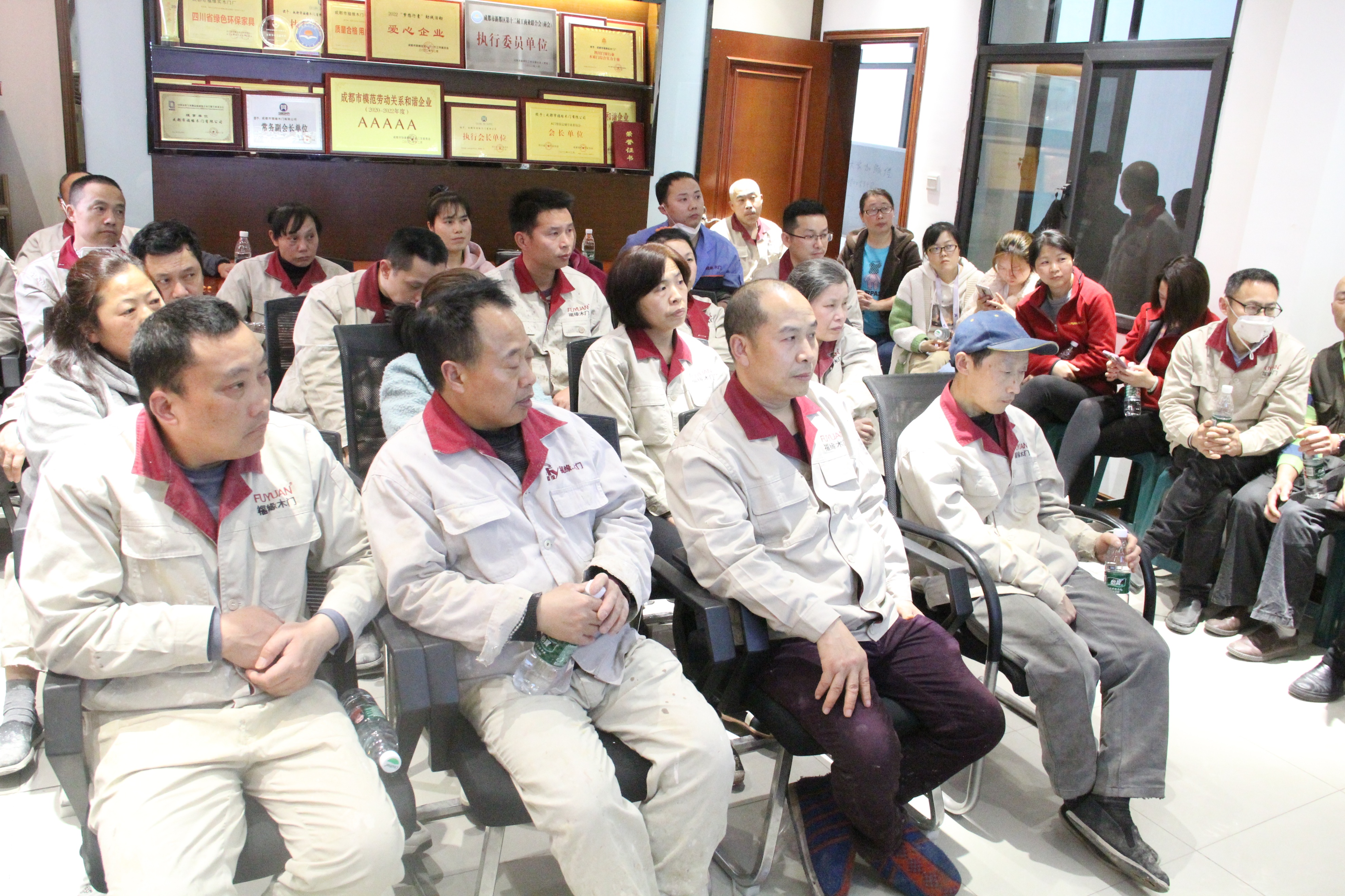 科涂高分子材料“柔性釉面涂层产品现场技术施工”培训会顺利召开