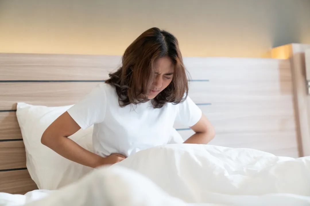 感染新冠有恶心胀气想吐的症状吗,新冠感染有呕吐症状怎么办