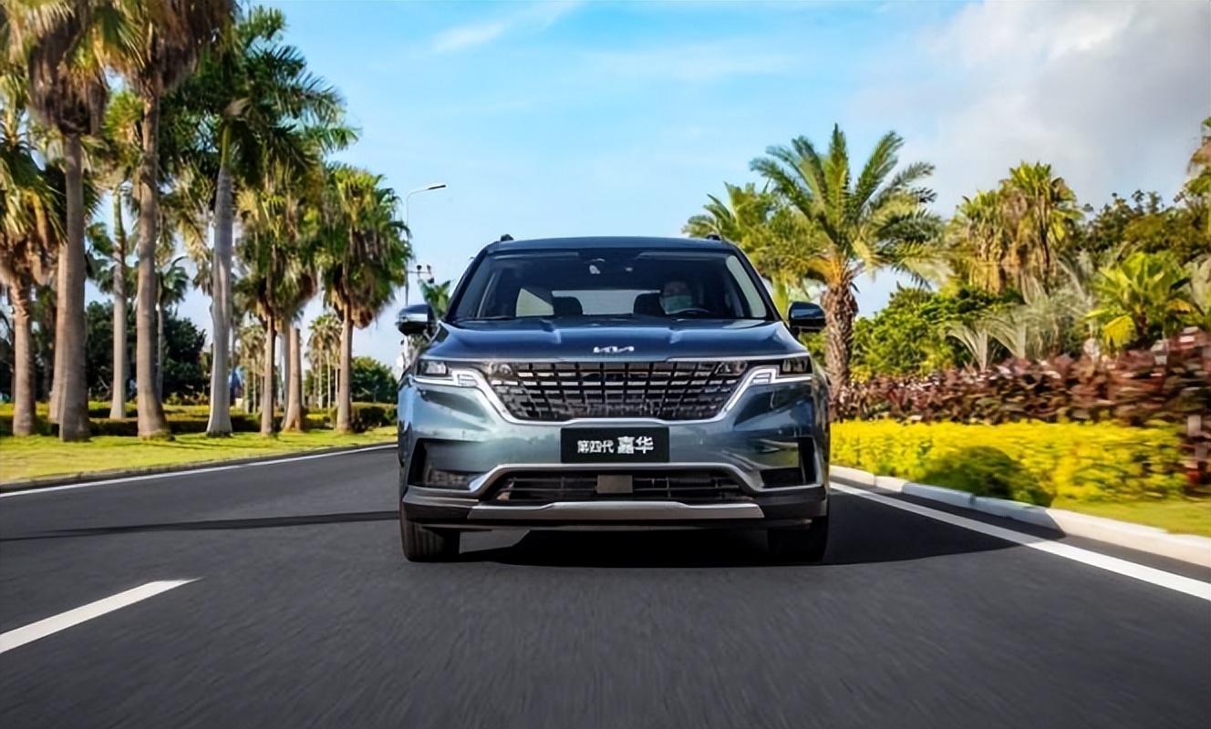 起亚全新狮跑上市,起亚全新一代狮跑车型渲染图曝光