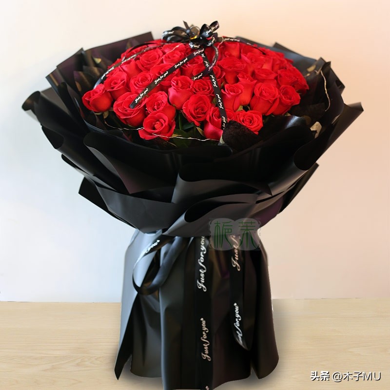 送父母结婚纪念日鲜花需要多少朵,结婚纪念日六周年送什么鲜花