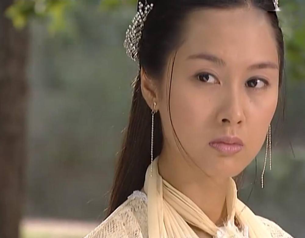 当氛围感美人遇到真美人，朱茵输多赢少，鞠婧祎章子怡暴露颜值