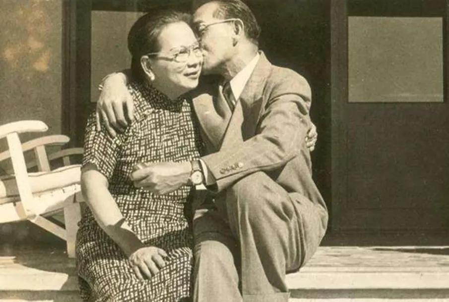 爱是一种甜蜜的痛苦是谁说的,感情其实是幸福又痛苦的事情