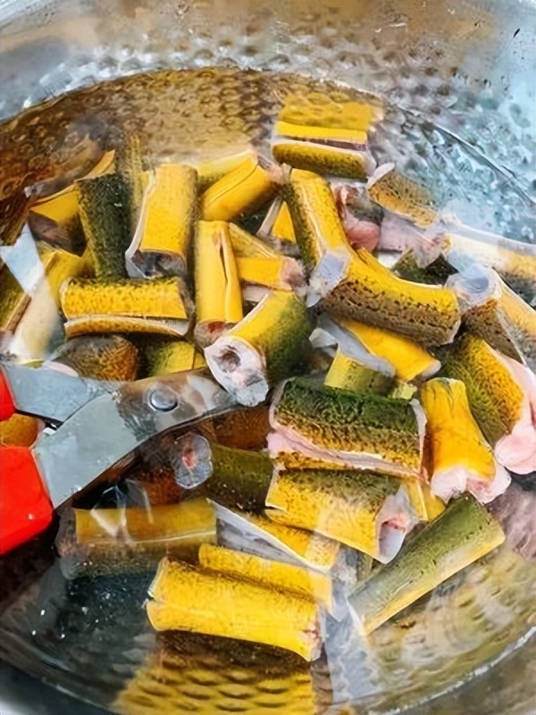黄鳝与肉红烧如何制作,红烧黄鳝的做法家常菜