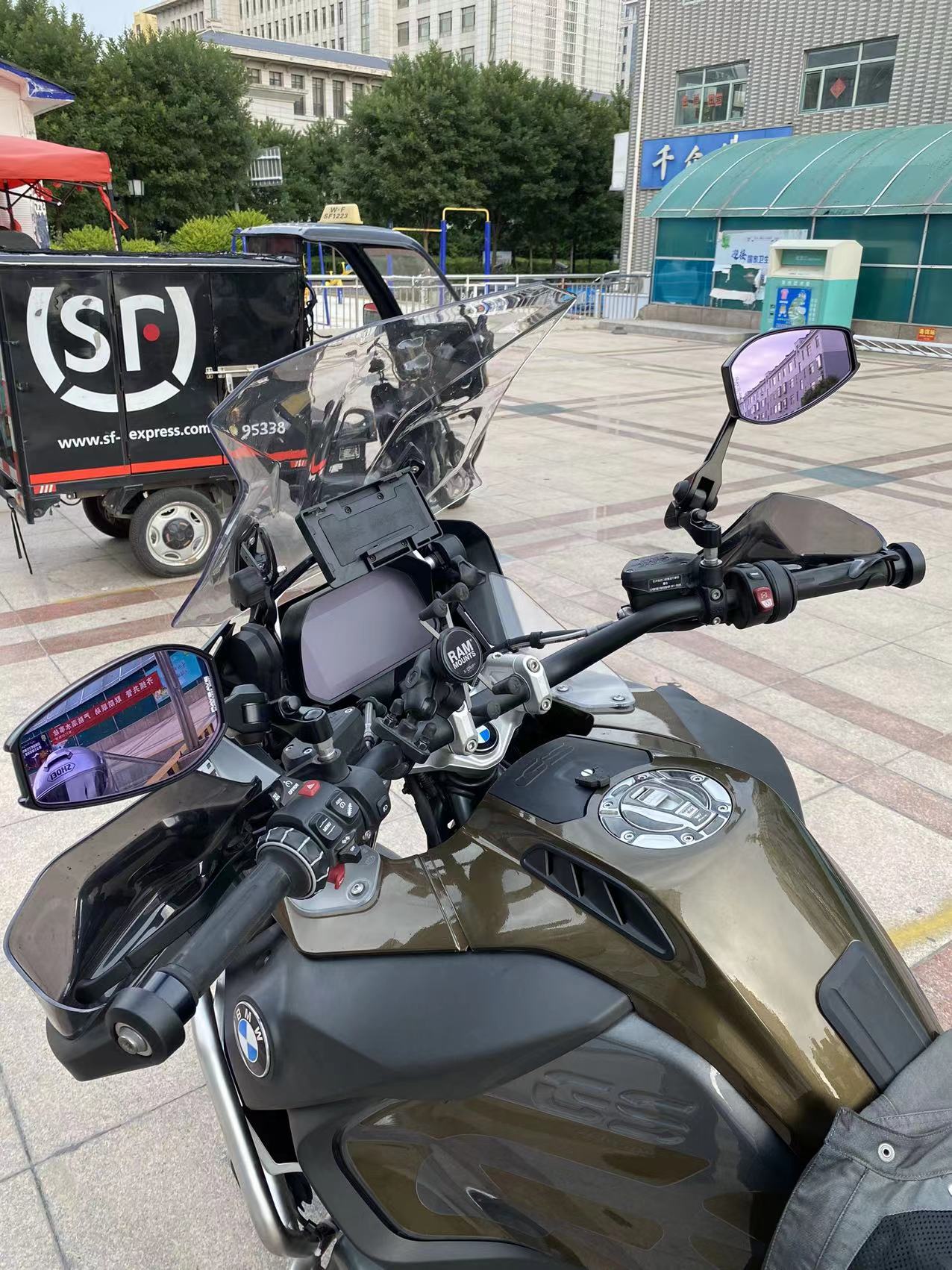 宝马1250adv四十周年纪念版反光镜,宝马1250adv反光镜拆卸