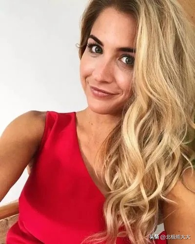 “情场浪子”C罗的风流人生：15个神级女友无缝衔接，只玩不负责