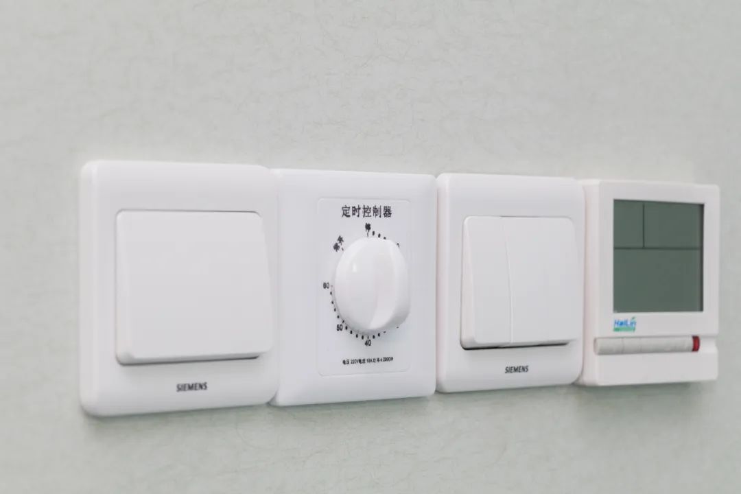 神奇！家里一块屏语音、APP、触控家中所有家电！卡特加特中控屏