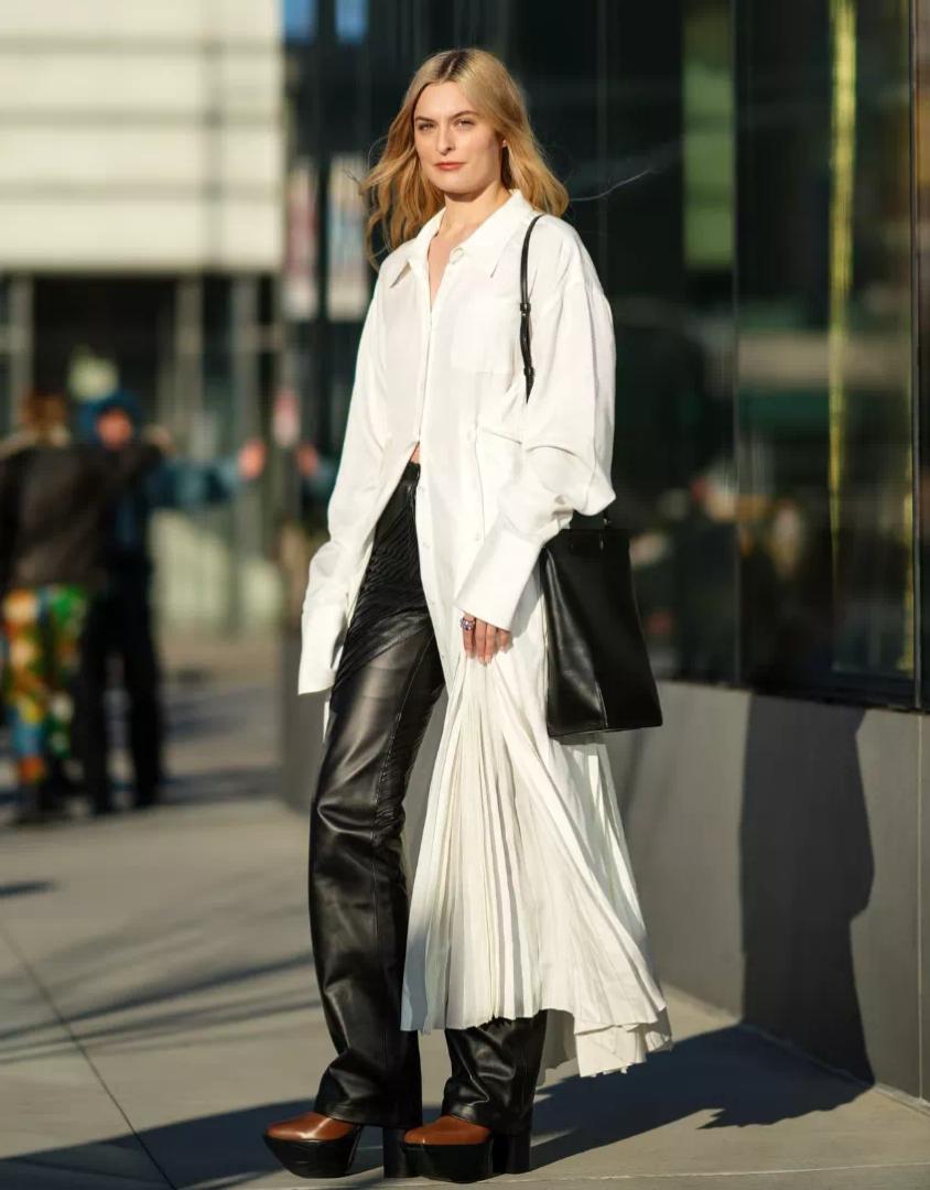 品味高级的女人，初秋这样“裙子叠穿”，美得优雅知性