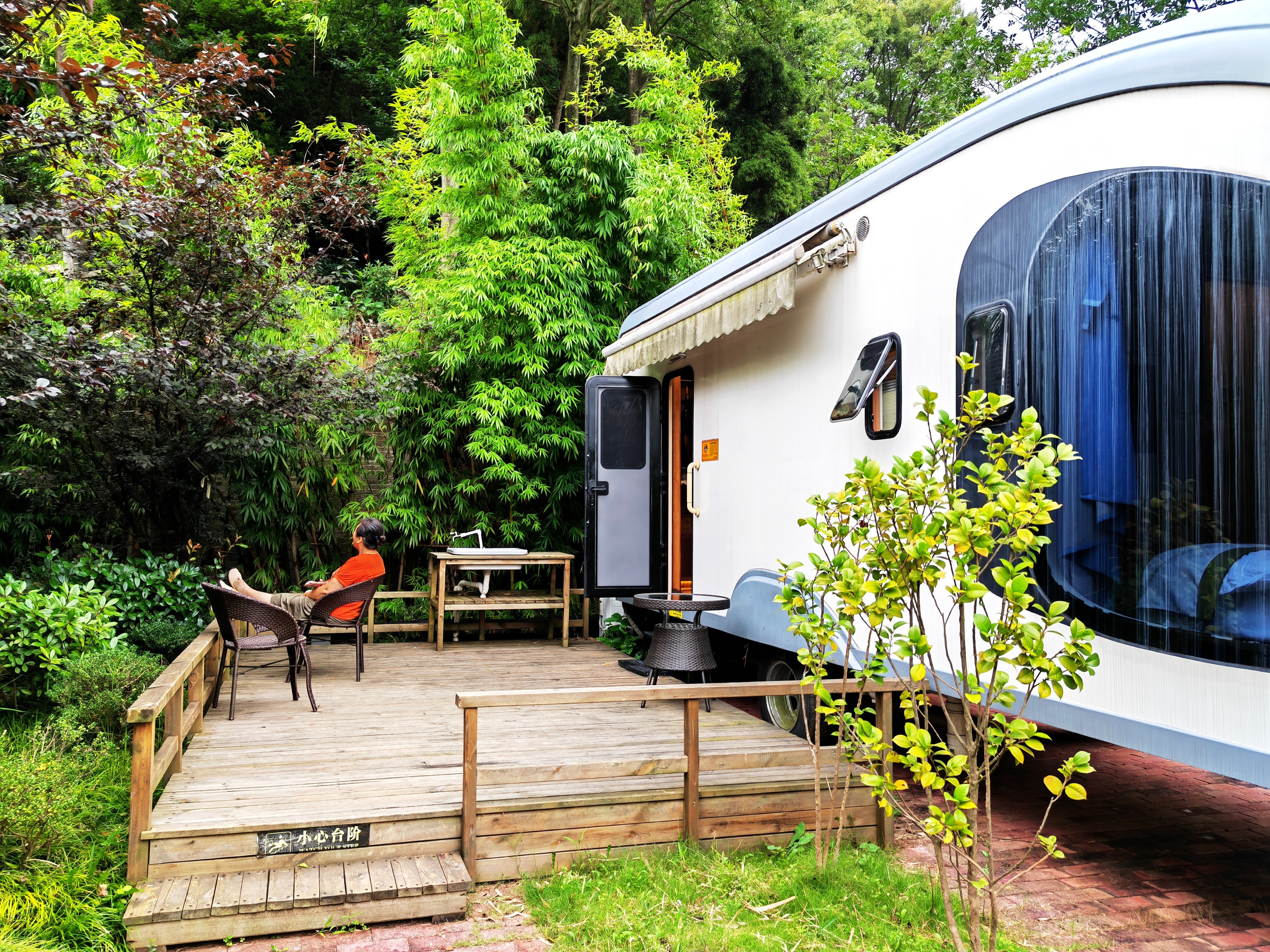 安顺优途丝路天龙屯堡露营基地,优途丝路安顺天龙屯堡房车露营地