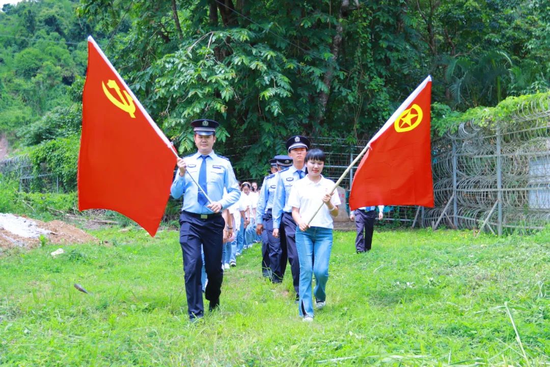 党支部迎七一暖警心活动,警心向党迎七一