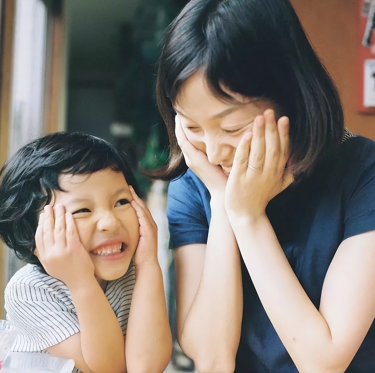 全职妈妈教不出成绩优秀的孩子,全职妈妈怎样教育好孩子